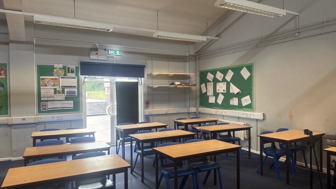 Multi-Use Classroom at Esher Church Of England High School in Surrey