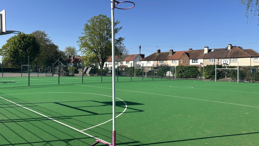 Astroturf MUGA at Heathfield Junior School in London