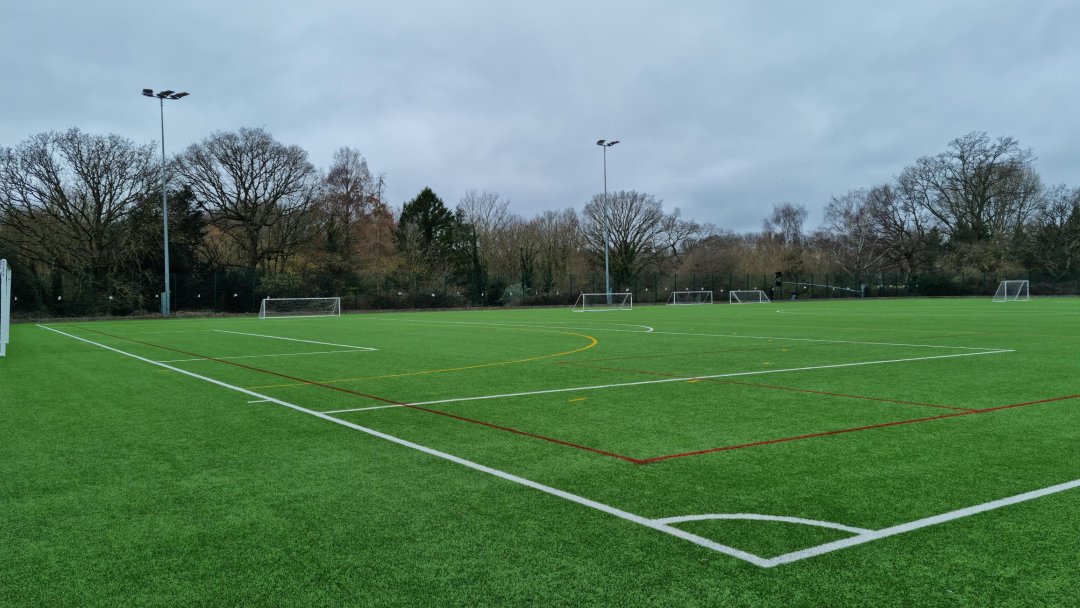3G Pitch at Leigh Stationers' Academy in London